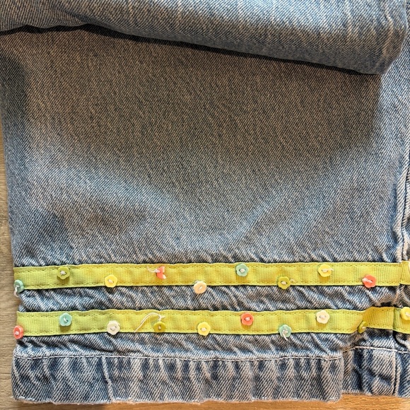 Y2K high waisted capris with ribbon and button hem - Picture 8 of 8